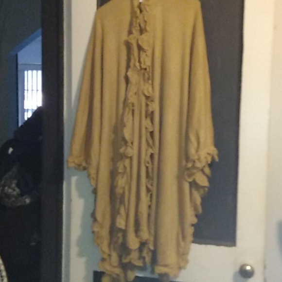 Cover up Shaw Cape - Picture 5 of 5